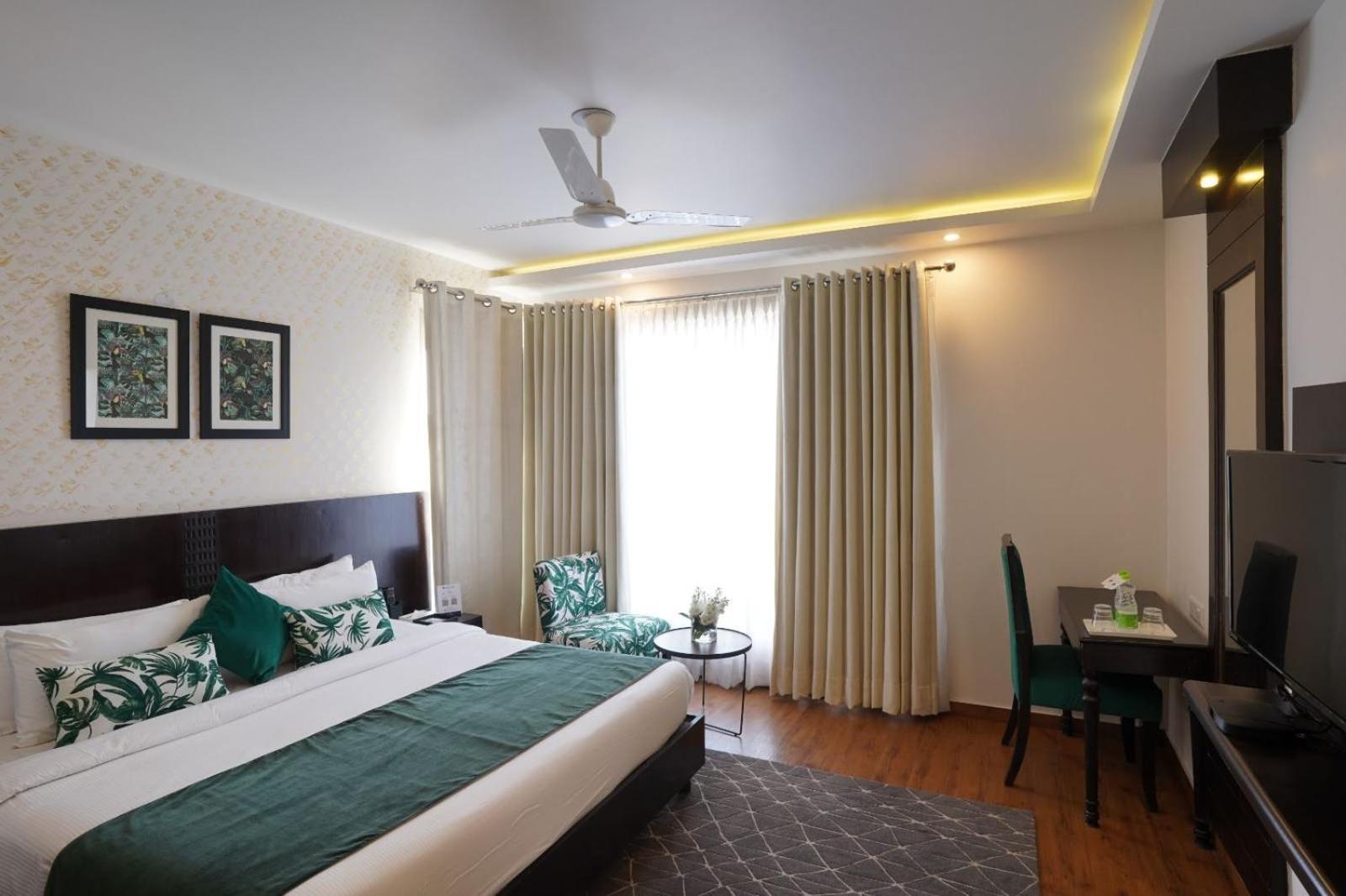 Rockland Hotel, C.R Park New Delhi Exterior photo