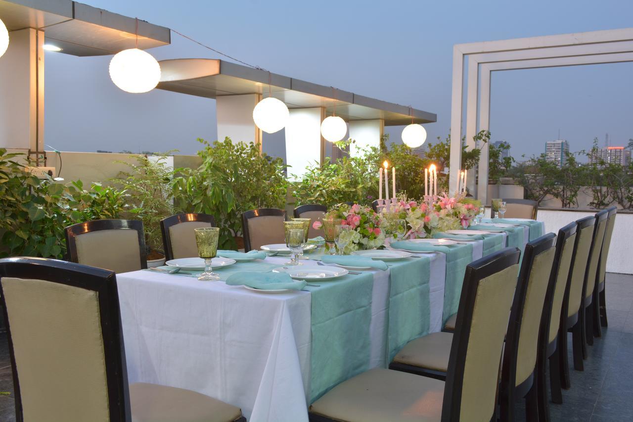 Rockland Hotel, C.R Park New Delhi Exterior photo